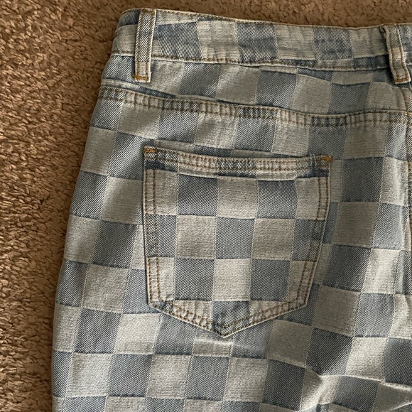 PINK LILY | Checkered Straight Jeans - Picture 16 of 16